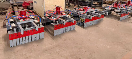 Dispositif de fixation de robot entièrement automatique pour la machine d'empilage de briques de construction sur mesure avec un poids de 520 kg