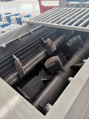 50-65 M3/h mélangeur à pagaie à double arbre avec 90 ou 110 kW de puissance et 380V 50Hz pour le mélange industriel