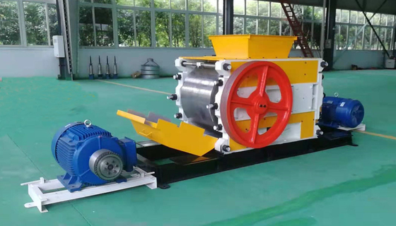 Rouleau fin d'installation de fabrication de matière première de BBT GS1412 écrasant la machine