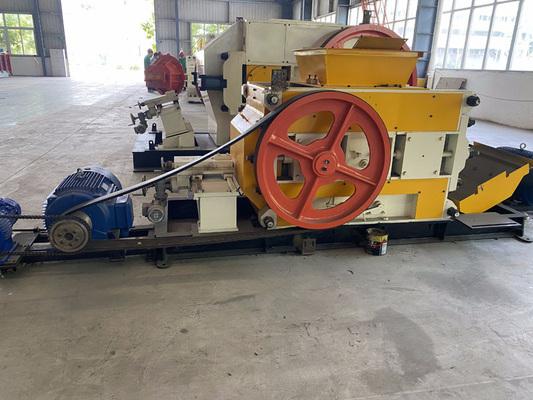 Rouleau fin d'installation de fabrication de matière première de BBT GS1412 écrasant la machine