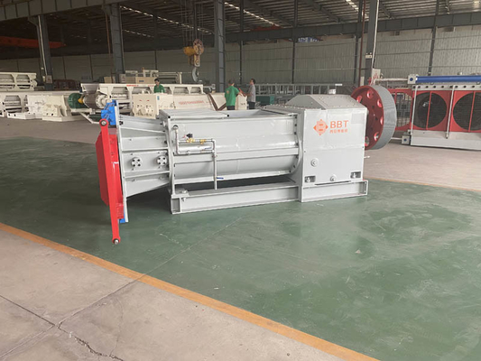 Mélangeur à double arbre avec une capacité de production de 45-50 m3/h, un diamètre de rotation de 550 mm et une vitesse de rotation de 30 tr/min pour un mélange précis