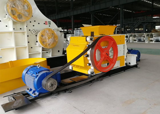 Clay Brick Roller Crusher Machine à grande vitesse pour la chaîne de production complètement automatique