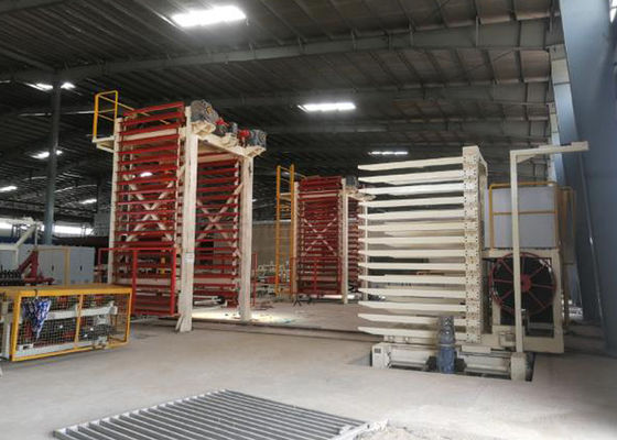 Système de chargement et de déchargement de briques d'argile entièrement automatique pour sécheuse de briques