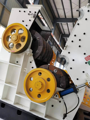 Concasseur à marteaux à double rotor 380V 50Hz pour le traitement des matériaux