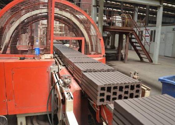 Machine de fabrication de briques d'argile entièrement automatique de grande capacité pour le projet de four tunnel avec chambre sècheuse