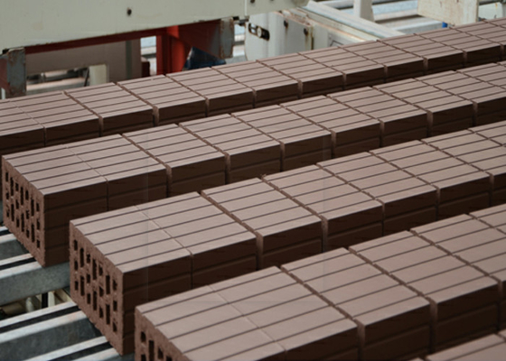 Machine de découpe de briques en argile modèle QTQD-1 avec une longueur de 1254 mm et une hauteur de coupe maximale de 300 mm pour une découpe précise des murs en briques