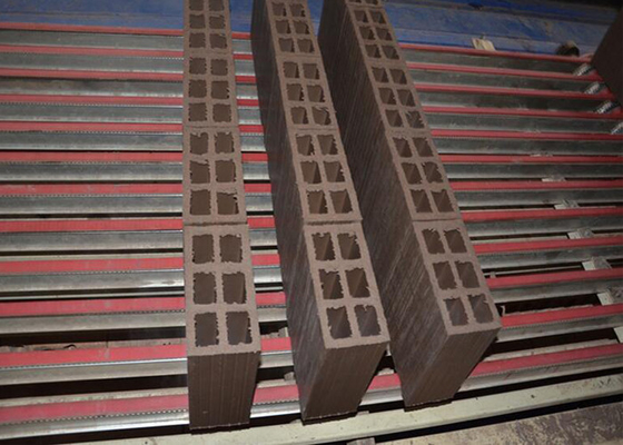 Machine de découpe de briques d'argile de haute précision avec longueur de tranche de 2,1 m et 12-16 coupes par minute, modèle QTQD-1