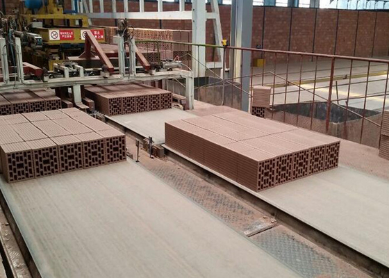 Machine de découpe de briques d'argile de haute précision avec longueur de tranche de 2,1 m et 12-16 coupes par minute, modèle QTQD-1