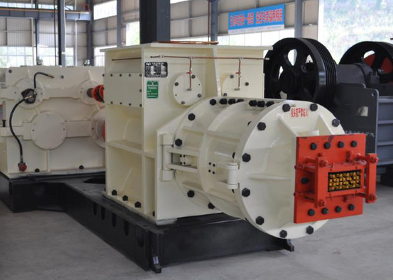 brique automatique d'argile faisant la chaîne de production brûlante de four à briques d'extrudeuse de vide