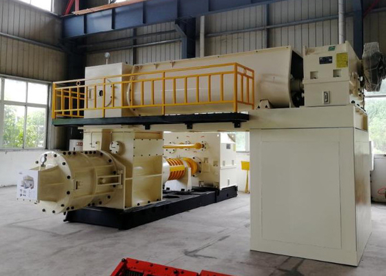 Extrudeuse de vide de Clay Red Bricks Manufacturing Machine de cavité de moteur diesel