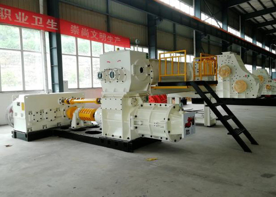 Extrudeuse de vide de Clay Red Bricks Manufacturing Machine de cavité de moteur diesel