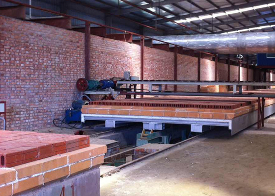 BBT a adapté Clay Brick Tunnel Kiln Cart aux besoins du client avec le dispositif d'échappement