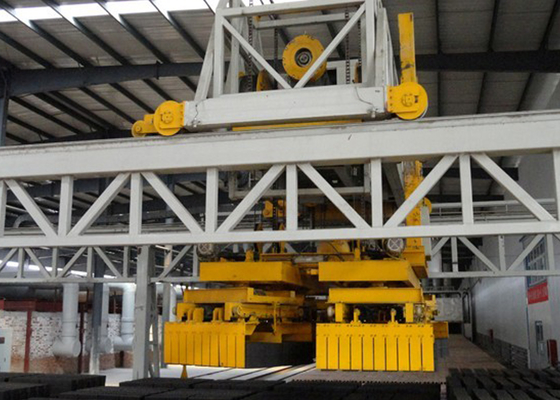 Machine d'empilement entièrement automatique de brique d'argile pour la capacité différente de blocs de cavité