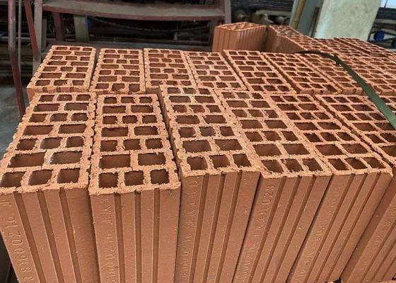 Ligne de production automatique de four tunnel pour la fabrication de blocs creux en argile avec séchoir tunnel et grande capacité de 800 tonnes/jour