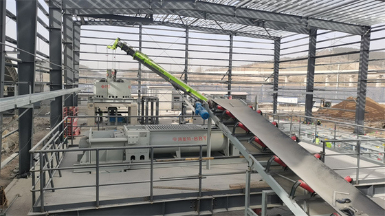 Ligne de production automatique de briques d'argile machine de broyeur à marteaux humides avec 8500 kg de poids du rouleau intérieur