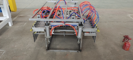 Système de réglage de la machine à empilage de briques robotisé pour les blocs de briques d'argile rouge