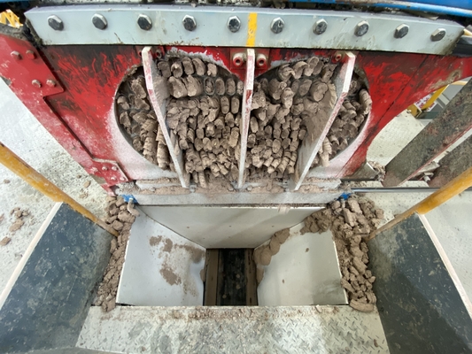 Machine de mélange de briques solides et creuses Réseau avant de mélangeur à extrusion pour la production de briques d'argile