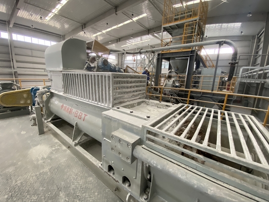 Mélangeur à double arbre pour usine de bentonite Mélangeur à pagaie dans un site de production automatique