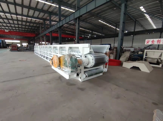 6015×2500×1750 mm TCNL Modèle de boîte en brique machine d'alimentation avec 1175 mm Distance de centre de la chaîne de voyage