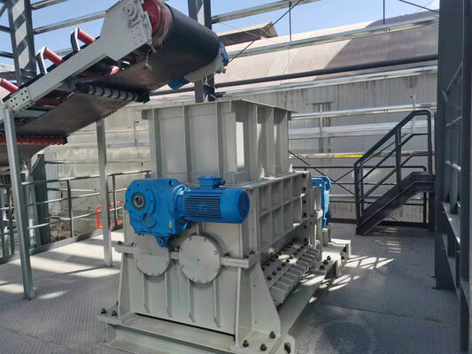 30 à 120 tonnes/h concasseur à rouleaux à double dents gris broyage de matières premières pour la fabrication de briques d'argile du fabricant BBT