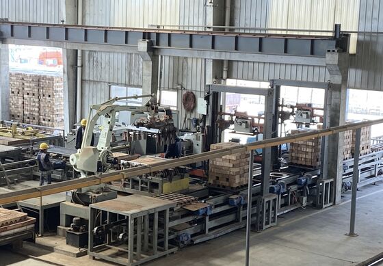 Système de déchargement et d'emballage de briques sans palette entièrement automatique pour les lignes de production de briques en terre cuite